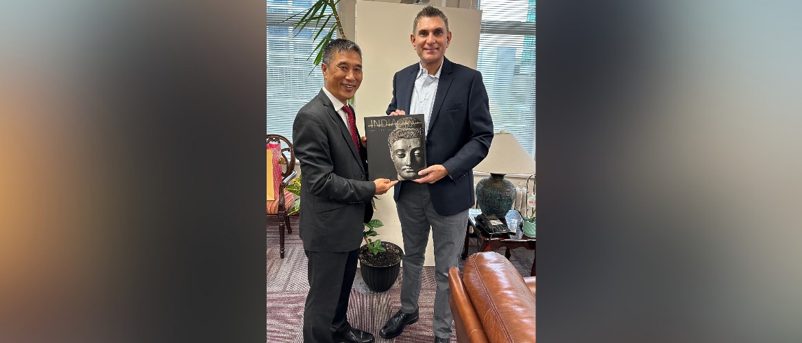  Consul General Masakui Rungsung met with Deputy Chief Constable
Steve Rai, Vancouver Police Department (VPD) in his office on
September 17, 2024.