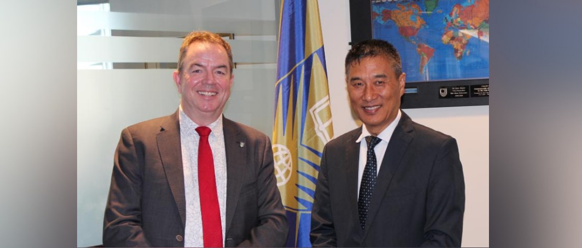  Consul General Masakui Rungsung met with Mr. Peter Scott,
President of the Commonwealth of Learning (COL), at the COL
Headquarters on October 3, 2024